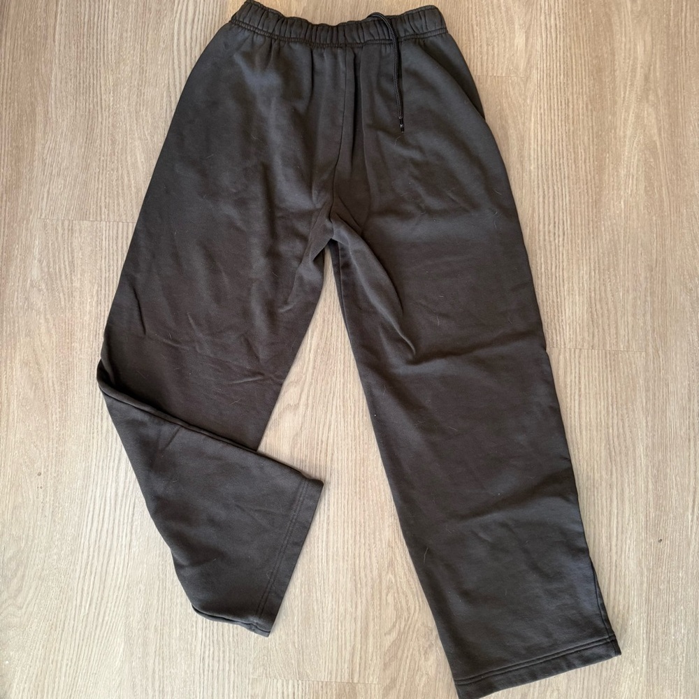 ALO Yoga Brown Track Pants with White Logo - Picture 6 of 8